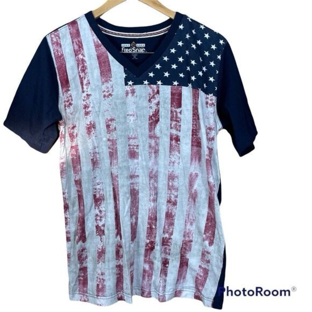 RED SNAP  Vneck American flag tee shirt